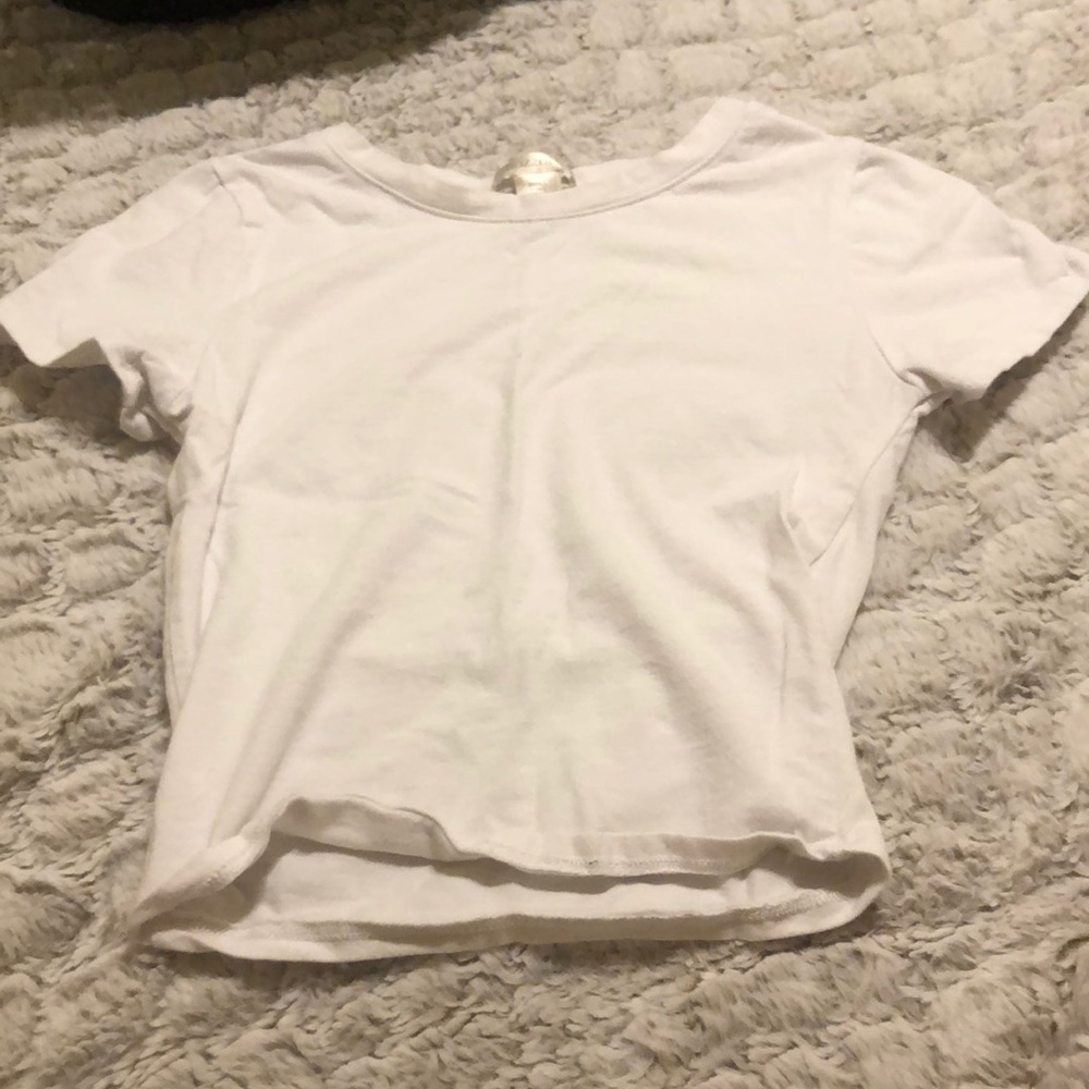 plain white cropped tee